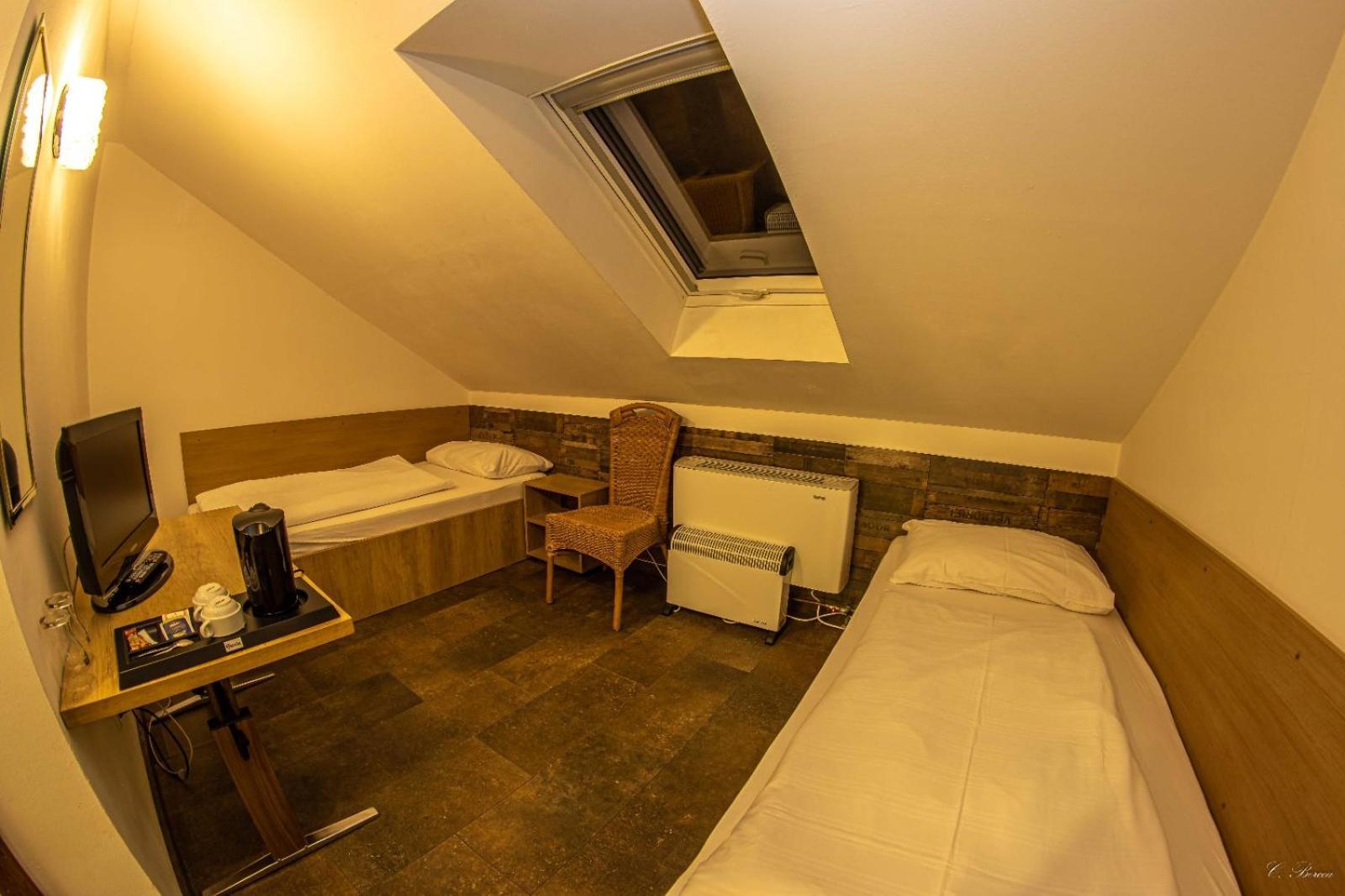 Apparthotel Alte Innbruecke-24Std-Self-Check In-Haustiere Willkommen Neuhaus am Inn Exterior photo
